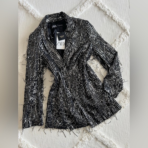 Zara Jackets & Blazers - Zara Women's Black and Silver Blazer